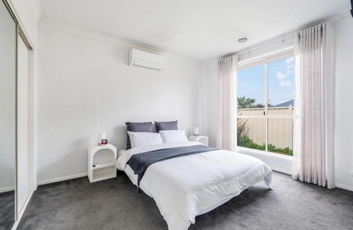 Brooklyn House | The Westside Base - Spacious Home & Separate Cabin