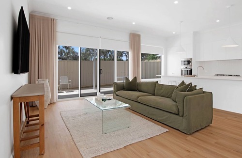 Gobbagombalin House | The Whitehaus - Contemporary Calm, Modern Design