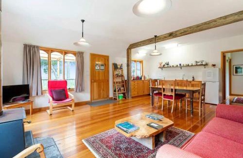 Kettering Apartment | The Wine Loft - A unique family getaway at Herons Rise Vineyard