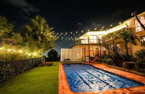 Riverside House | The Yard - Comfortable Home in Riverside