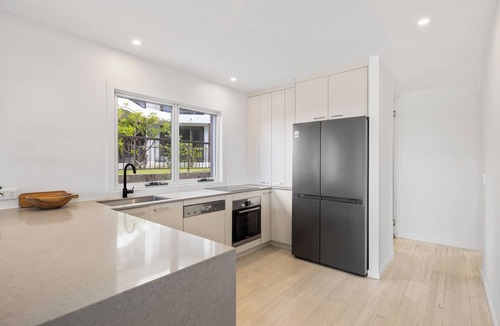 Mermaid Beach Apartment | Thirty-Nine Albatross (Apartment 3)