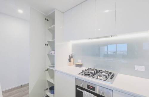 Footscray Apartment | This apartment is a 3 bedroom(s), 2 bathrooms, located in Footscray, VIC.