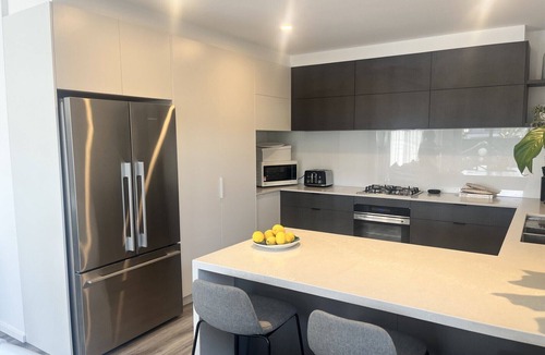 St Leonards House | This beautiful home is only a short 5-minute walk to the beach, pier, pub.