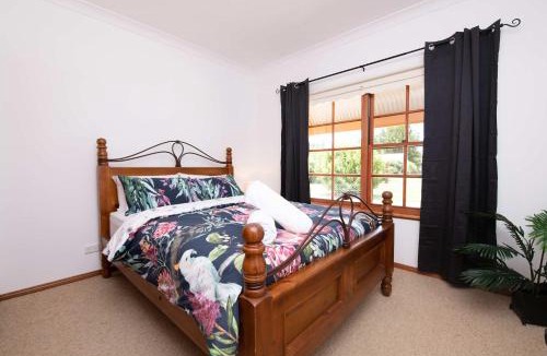 Canobolas House | Thornleigh Cottage - Countryside Escape