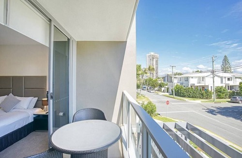 Surfers Paradise House | Three bedroom Villa in Central of Surfers Paradise