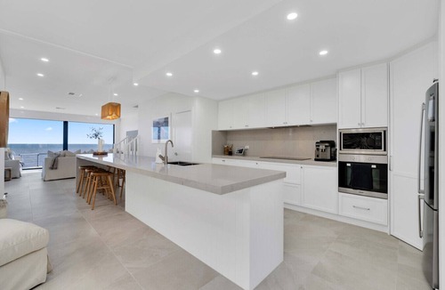 North Brighton Apartment | Three-Bedroom Luxurious Beachfront Holiday Home