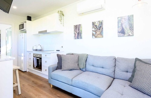 Mount Tamborine Apartment | Three Pines Tiny Home Your Mountain Escape