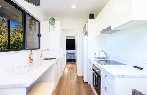 Mount Tamborine Apartment | Three Pines Tiny Home Your Mountain Escape