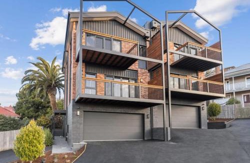 Launceston CBD House | Three-Story Haven City Views & Near Gorge