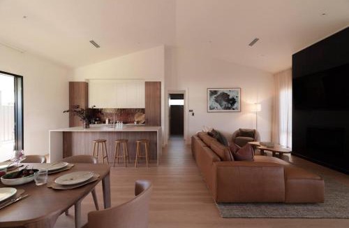 Aldinga Beach House | Tide Aldinga Beach 3 King rooms Sleep 6 Steps to Beach