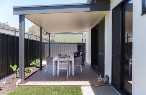 Aldinga Beach House | Tide Aldinga Beach 3 King rooms Sleep 6 Steps to Beach