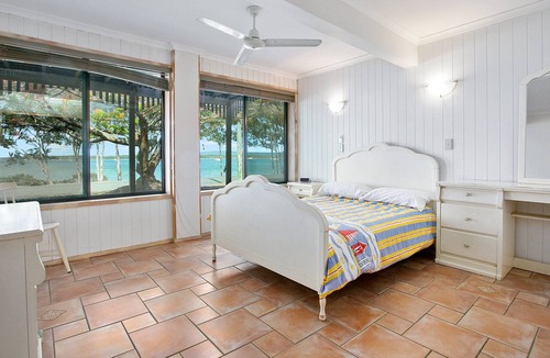 Tin Can Bay House | Tide watcher at Tin Can Bay