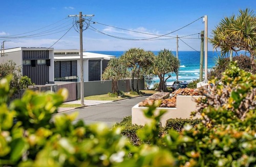 Sunrise Beach Apartment | Tingira - Idyllic entertainer on the beach