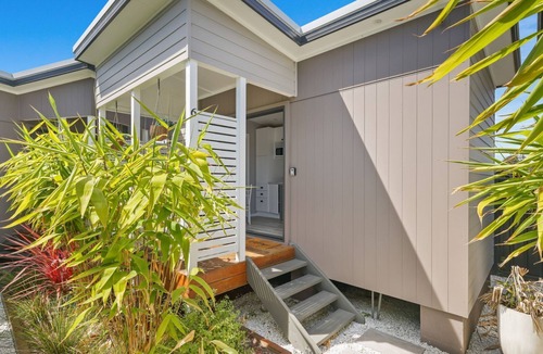 Sanctuary Point Cabin | Tiny House Stayz Stay for 3 Pay for 2! - House 8