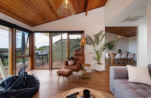 Cape Schanck Villa | TJ's Tree House with Ocean Views