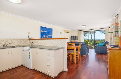 Broadwater Resort | To The Beach - Unit 2