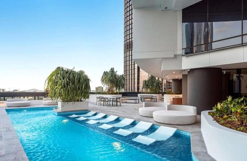 Brisbane Central Business District Apartment | Tokyo Calm Elegant CBD Escape at Queen’s Wharf