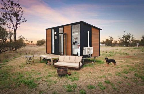 Goombungee House | Toowoomba Valley Views by Tiny Away
