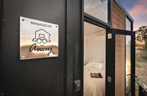 Goombungee House | Toowoomba Valley Views by Tiny Away