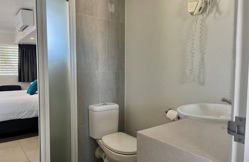 Emu Park Apartment | Top Level Deluxe Studio Unit 21