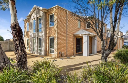 Torquay House | Torquay Pacific Escape Groups, Golf & Beach