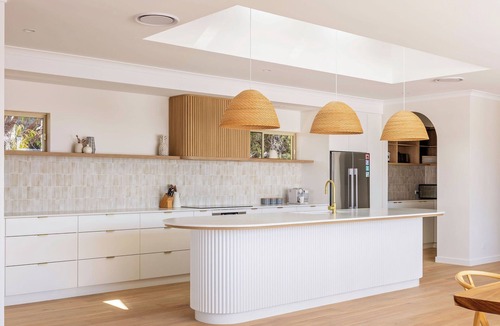 Dunsborough House | Torretta by the Bay - Four Bedroom House, Sleeps 12