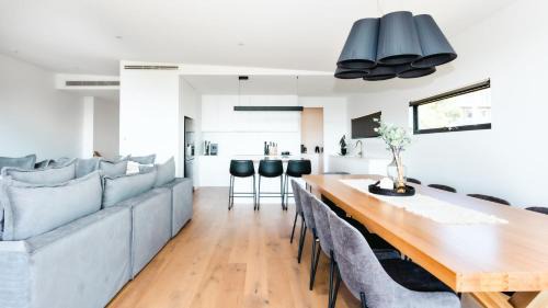 Dromana House | Tower Hill