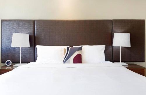 Darwin City Centre Apartment | 'Towering Palms' Resort-style Apartment with a Separate Studio