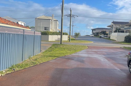 Mandurah House | Town Beach Short Stay on Ormsby Terrace Beach across the Road.