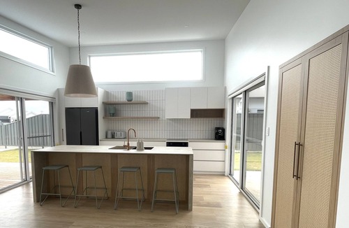 Waterhouse House | Town Central, Free WiFi, brand new build