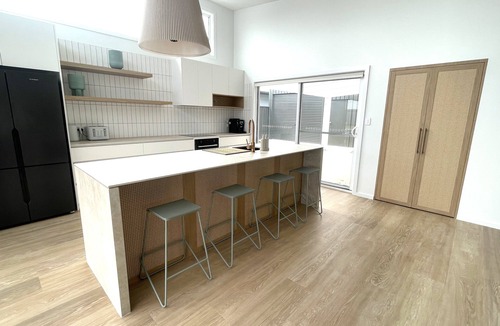 Waterhouse House | Town Central, Free WiFi, brand new build