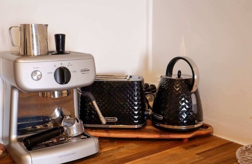 Tenterfield Apartment | Towncottage Tenterfield Stay with Scenic Views