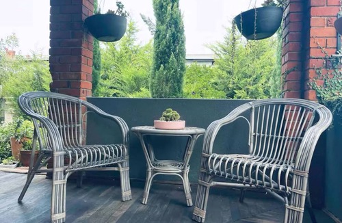 Tenterfield Apartment | Towncottage Tenterfield Stay with Scenic Views