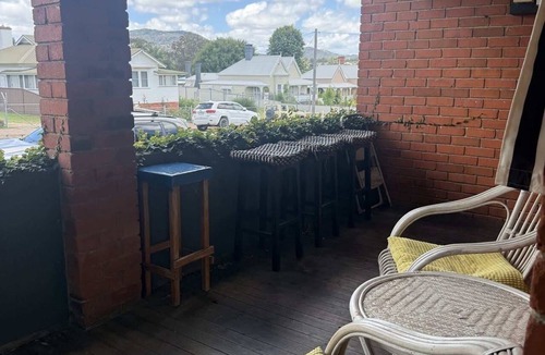 Tenterfield Apartment | Towncottage Tenterfield Stay with Scenic Views
