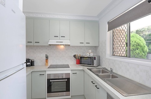 Point Lookout House | Townhouse - High Speed NBN and walk to everything