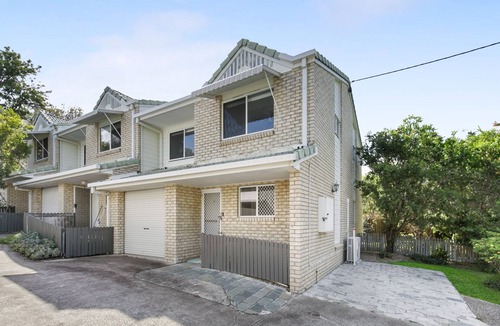 Point Lookout House | Townhouse - High Speed NBN and walk to everything