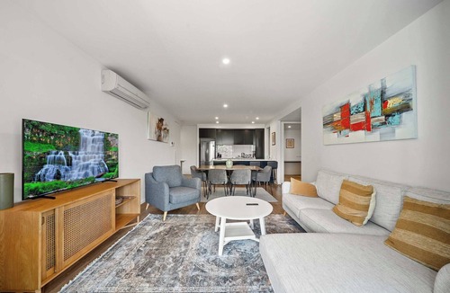 Kingston Apartment | Tranquil 1-Bed Apartment in Kingston Foreshore