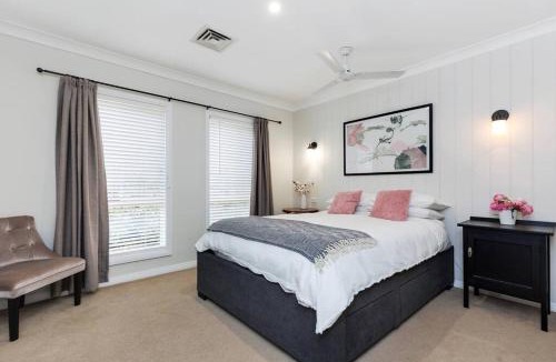 Lake Albert Villa | Tranquil 2-bedroom retreat