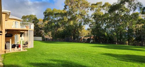 Geilston Bay Apartment | Tranquil Bush Setting Apartment Hobart 2 Bedroom and pet friendly