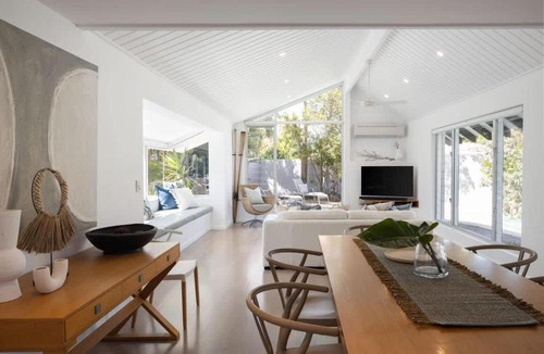 Noosa Heads Villa | Tranquil Mediterranean Villa Bianco