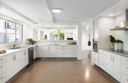 Noosa Heads Villa | Tranquil Mediterranean Villa Bianco