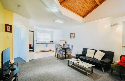 Eagle Heights Apartment | Tranquil Mountain Escape Tamborine Mountain