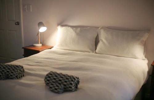 Naturaliste Ski Chalet | Tranquil & Organic Forest Retreat - Balcony and Sunsets