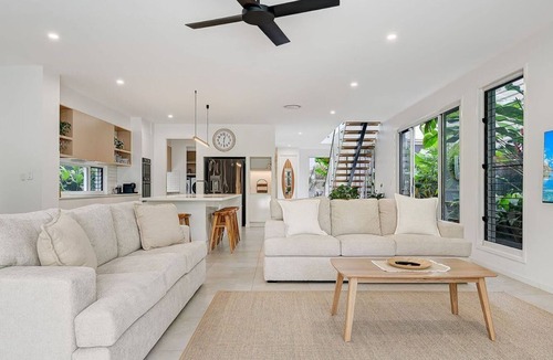 Moffat Beach House | Tranquil Palms Pet-Friendly Near Moffat Beach