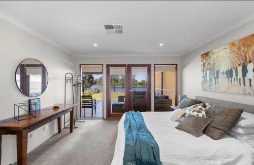 Kirwans Bridge House | Tranquil River Retreat