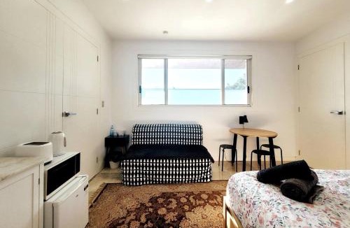 Bella Vista Apartment | Tranquil Studio Flat Bella Vista