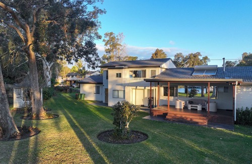 Chittaway Bay House | Tranquil Waterfront Getaway With Kayaking