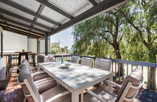 Quindalup House | Tranquil Waters