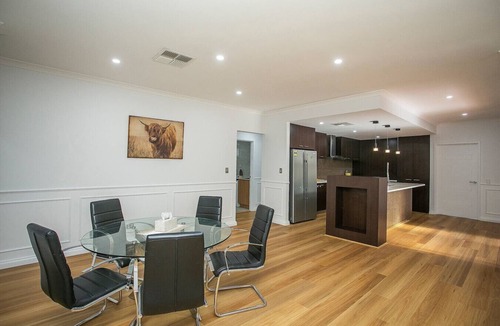 Wanneroo House | Tranquility Executive Retreat (2 bdrm)