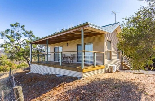 Riverside House | Tranquility Gardens Cabin Retreat 1 bedroom